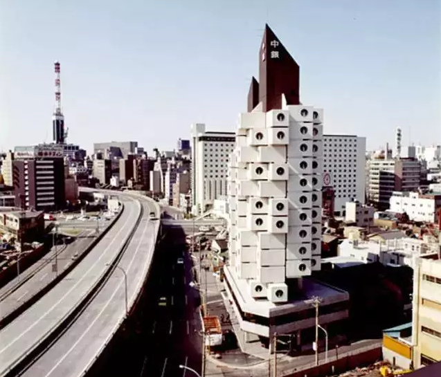 东京中银舱体大楼，1972年建成